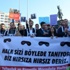 CHP'li gençler polis barikatını aştı