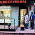 Takma sakal ve perukla kuyumcuyu soydular