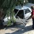 Söke’de ağaca çarpan otomobilin sürücüsü ağır yaralandı