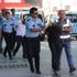 Bankadan para çekenleri takip eden çete çökertildi Bankadan para çekenleri takip eden çete çökertildi
