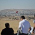 Sınırda toplanan kalabalık Kobani'yi izledi