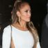 Jennifer Lopez Beyaz Elbisesiyle Göz Kamaştırdı Jennifer Lopez Beyaz Elbisesiyle Göz Kamaştırdı