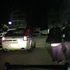 Kelepçeli kaçak polis aracıyla kaçmaya çalıştı