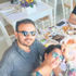 Deniz Akkaya, arkadaşının oğluyla beraber Deniz Akkaya, arkadaşının oğluyla beraber