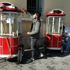 Taksim'de sembol olan simit tezgahları İBB Zabıta ekipleri tarafından kaldırıldı