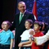 "Çocuklara kıymayın efendiler" "Çocuklara kıymayın efendiler"