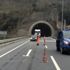 Tır sürücüsü acemi sürücüye çarpmamak için kaza yaptı Tır sürücüsü acemi sürücüye çarpmamak için kaza yaptı