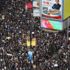 Hong Kong'da binlerce kişi yeniden sokaklarda Hong Kong'da binlerce kişi yeniden sokaklarda