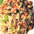 Domates soslu spagetti ve ızgara tavuk