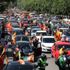 İspanya da korona kısıtlamalarına "araçlı" protesto