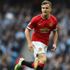 Phil Neville: Luke Shaw, ManU'da kalmak istiyor