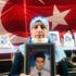 Evlat nöbeti tutan aileler çocuklarının yolunu gözlüyor