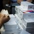 Trilyon dolarlık Apple'ın şarj kabloları dalga konusu