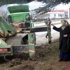 Vali Coş’un annesi tek başına çevre eylemi yaptı Vali Coş’un annesi tek başına çevre eylemi yaptı
