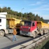 Kamyoncu protestosu trafiği felç etti Kamyoncu protestosu trafiği felç etti