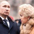 ''Putin sık sık karısını dövüyor''