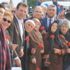 Ekrem İmamoğlu, mübadiller için denize karanfil bıraktı Ekrem İmamoğlu, mübadiller için denize karanfil bıraktı