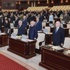 Azerbaycan Milli Meclisi'nde terör saldırısında hayatını kaybedenler için saygı duruşu
