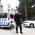 İzmir de sokağa çıkamayanların yardımına polisler ...