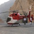 Sağlık Bakanlığı helikopteri karayoluna acil indi Sağlık Bakanlığı helikopteri karayoluna acil indi
