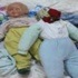 Oyuncak bebekle dilencilik yaptı
