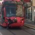 Bursa'da tramvay arkasında tehlikeli yolculuk Bursa'da tramvay arkasında tehlikeli yolculuk