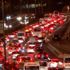 İstanbul da bayram trafiği gece saatlerinde de sürüyor İstanbul da bayram trafiği gece saatlerinde de sürüyor