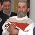 En yakın arkadaşını baltayla parçaladı