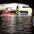 Florida'da uçak pistten kayıp nehre girdi Florida'da uçak pistten kayıp nehre girdi