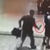 Avustralya'da polise bıçaklı saldırı güvenlik kamerasında Avustralya'da polise bıçaklı saldırı güvenlik kamerasında