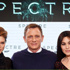 Bond filmi 'Spectre'nin ekibi uçakta dağıttı Bond filmi 'Spectre'nin ekibi uçakta dağıttı
