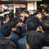 Eşini sokakta vurdu, halk galeyana geldi Eşini sokakta vurdu, halk galeyana geldi