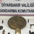 Diyarbakır'daki operasyonda yakalandılar. Tarihi, 500 bin liraya satacaklardı Diyarbakır'daki operasyonda yakalandılar. Tarihi, 500 bin liraya satacaklardı