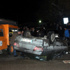 Buzlanma nedeniyle yolcu otob�s� devrildi