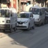 Kaldırımı araçlar işgal edince yoldan yürüdü canından oldu