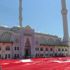 Son dakika: Çamlıca Camii avlusunda dev Türk bayrağı açıldı
