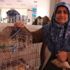 Depremde evindeki her şeyi bıraktı, kuşlarını kurtardı