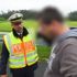 Alman polisinden insanlık dersi! Alman polisinden insanlık dersi!