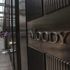 Moody's İngiltere'nin kredi notunu düşürdü