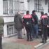 Esenyurt'ta boynundan zincirlenen kızı polis kurtardı Esenyurt'ta boynundan zincirlenen kızı polis kurtardı