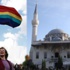 Camide eşcinsellerle birlikte "İslam ve homofobi" tartışılacak Camide eşcinsellerle birlikte "İslam ve homofobi" tartışılacak