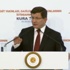 Başbakan Davutoğlu şehit yakınlarına seslendi Başbakan Davutoğlu şehit yakınlarına seslendi