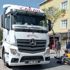 Ters yöne giren tır, motokuryeye çarptı Ters yöne giren tır, motokuryeye çarptı