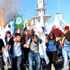 Halayı çekerken kadraja patlama girmiş Halayı çekerken kadraja patlama girmiş