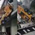 İş yerine taşınan 8 tonluk vinç düştü - video İş yerine taşınan 8 tonluk vinç düştü - video