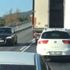 Dorse kapağı açılan kamyonun sürücüsü trafiği birbirine kattı