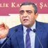 Başbakan’a sordu: Sultanahmet bombacısına kırmızı pasaport verdiniz mi? Başbakan’a sordu: Sultanahmet bombacısına kırmızı pasaport verdiniz mi?