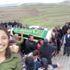 Sıla Abalay'ın cenazesinde mezarına karanfil bırakanlar gözaltına alındı Sıla Abalay'ın cenazesinde mezarına karanfil bırakanlar gözaltına alındı