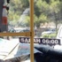 Hem dolmuş kullandı hem de gazete okudu Hem dolmuş kullandı hem de gazete okudu