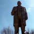 Tacikistan'da imamlar Lenin heykelini restore etti